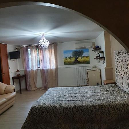 Bed And Breakfast Da "Cenzino" Crispiano Exterior photo